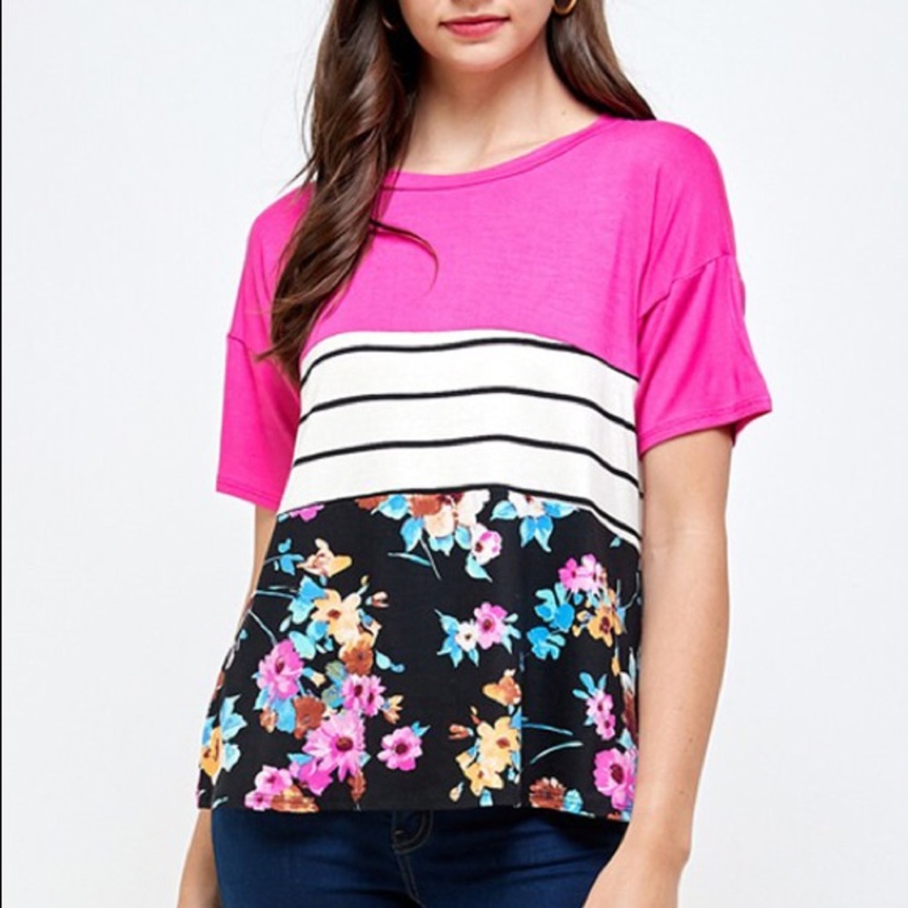 Floral print short sleeve color block top.